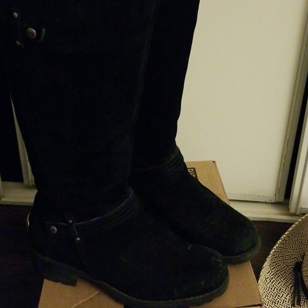 Tall black ugg boots